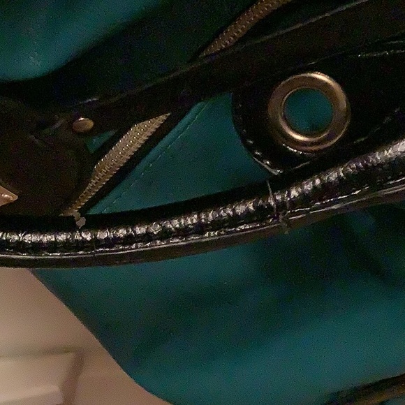 Big Buddha large teal duffle, weekender bag. Excellent condition. Vegan leather. - Picture 4 of 9